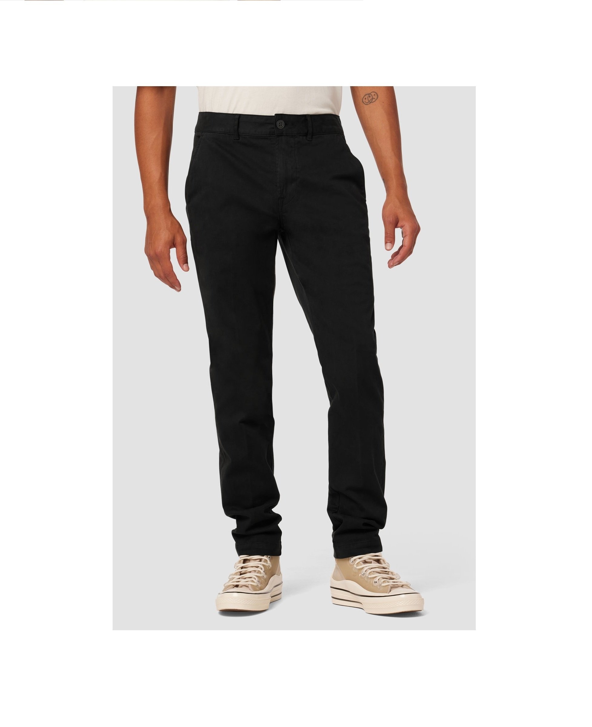 Classic Slim Straight Chino in Black